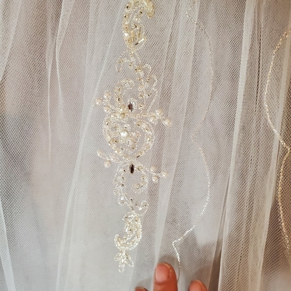 David's Bridal Empire Waist A-Line Wedding Dress - Picture 13 of 16